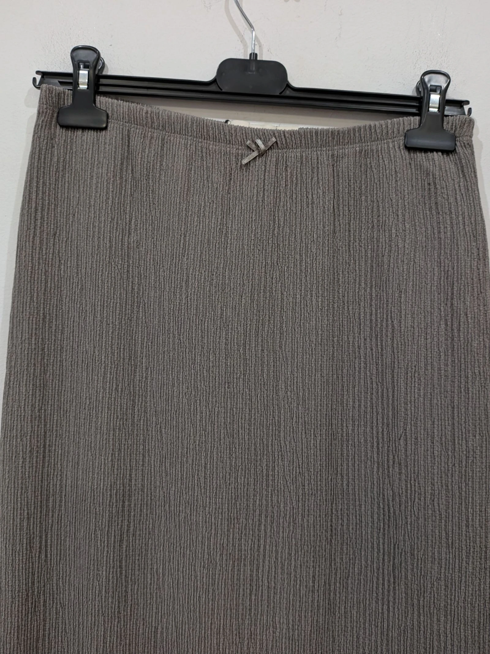 Saia Midi Texturizada Cinza com Cintura Elástica tamanho M da Pull & Bear – photo 4